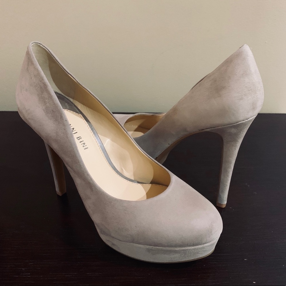 Gianni Bini Suede Pumps